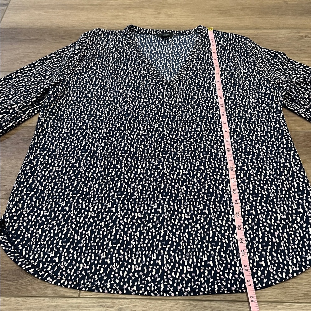 Ann Taylor Factory Navy Patterned Top Long Sleeved Business Casual Size Large - Picture 4 of 9